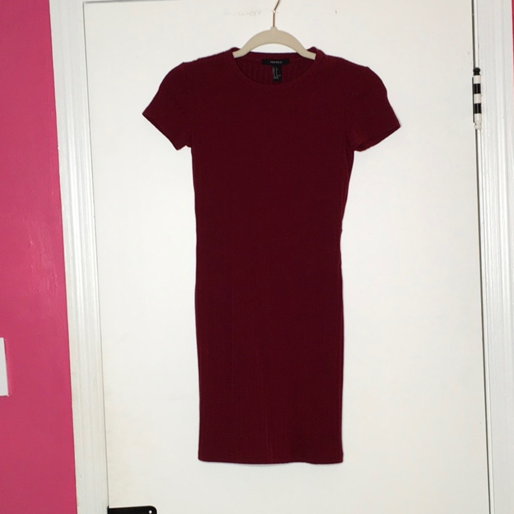 Forever 21 | Fitted burgundy dress